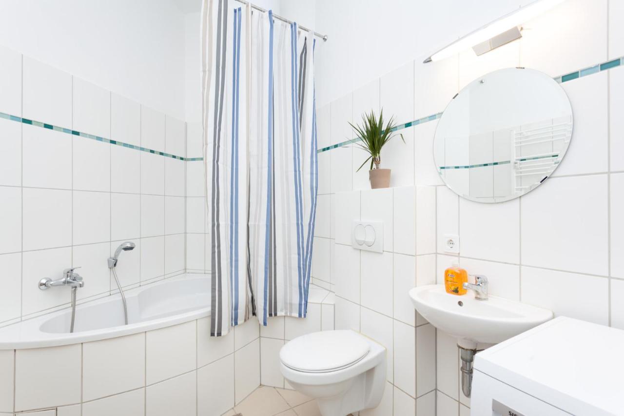Großes Apartment im Kiez Berlin Exterior foto